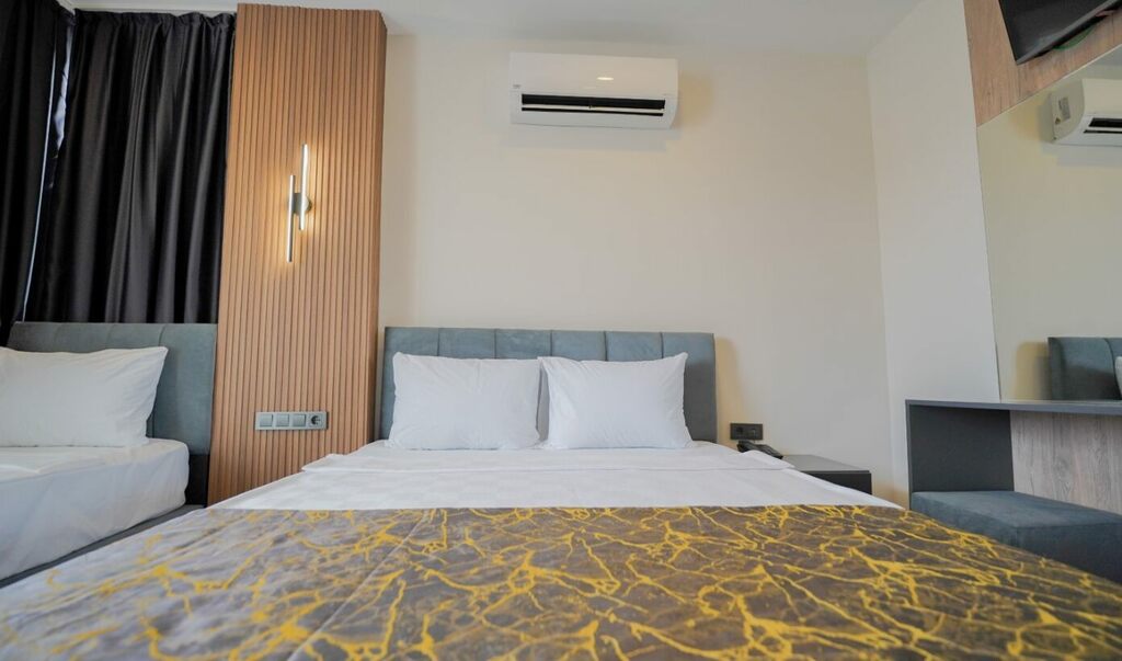 Side Blue Serenity Standart French Balkonlu Oda