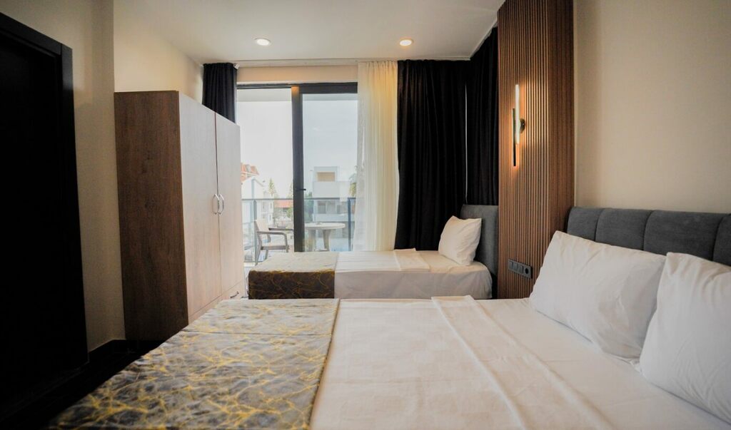 Side Blue Serenity Standart Balkonlu Oda